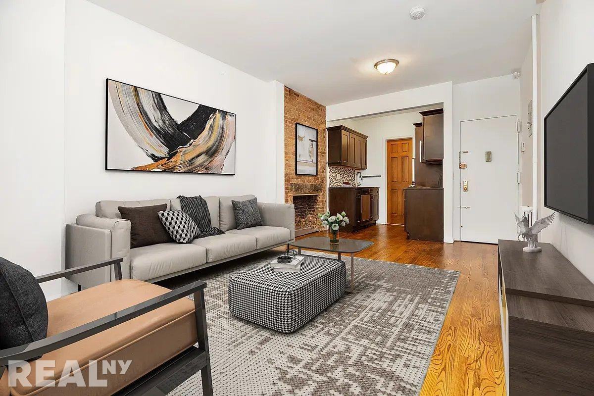 Allen St #4 - Photo 2 of 4