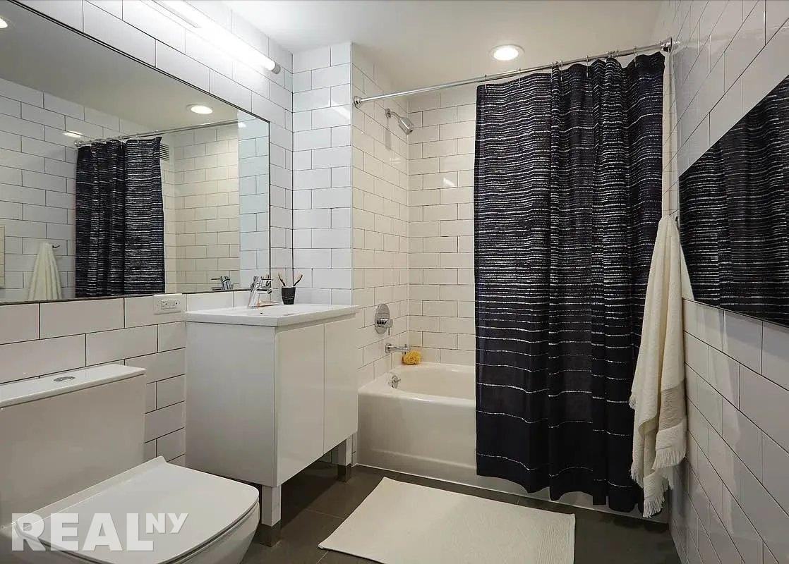 E Houston St #6A - Photo 3 of 9