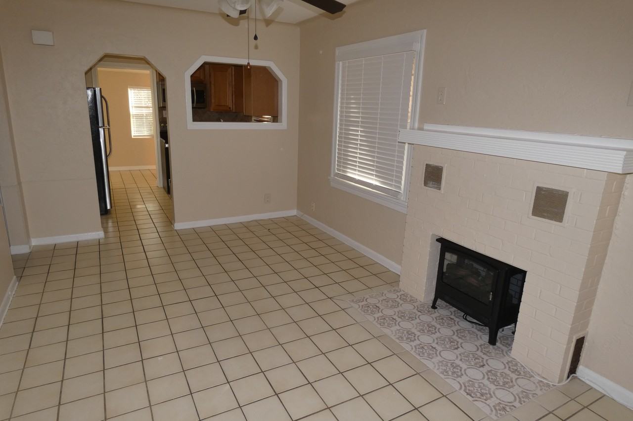 210 43rd Avenue North - Photo 4 of 15