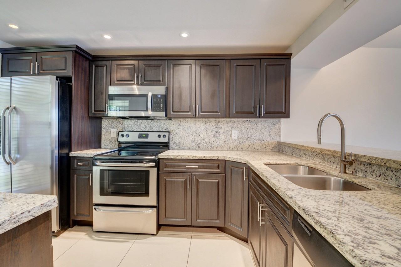 18 Royal Palm Way #202 - Photo 6 of 50