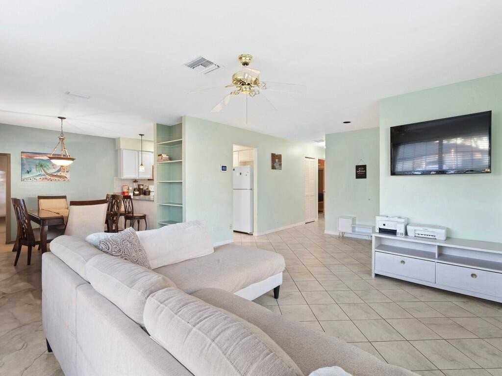 1607 Laurel Leaf Ln - Photo 7 of 28