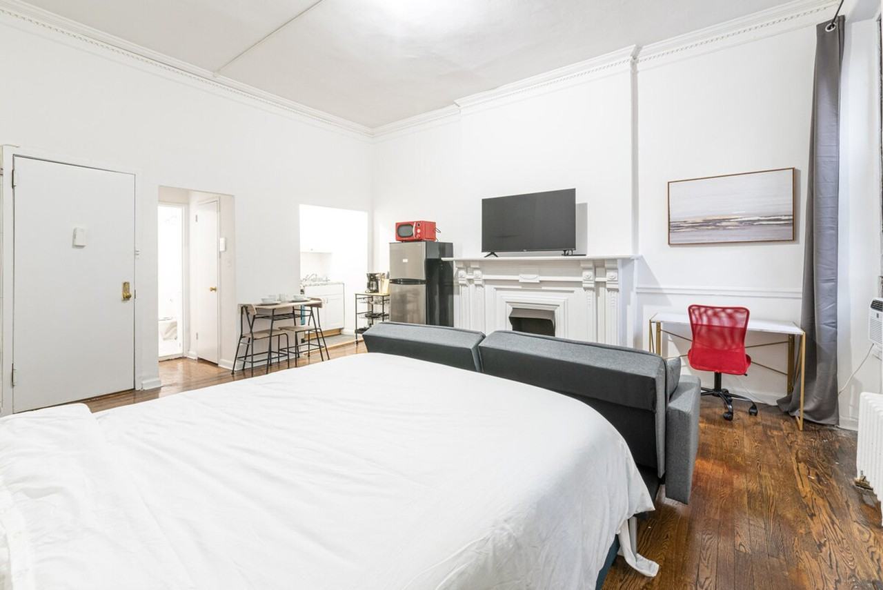 233 Park Ave #1323975P - Photo 5 of 18