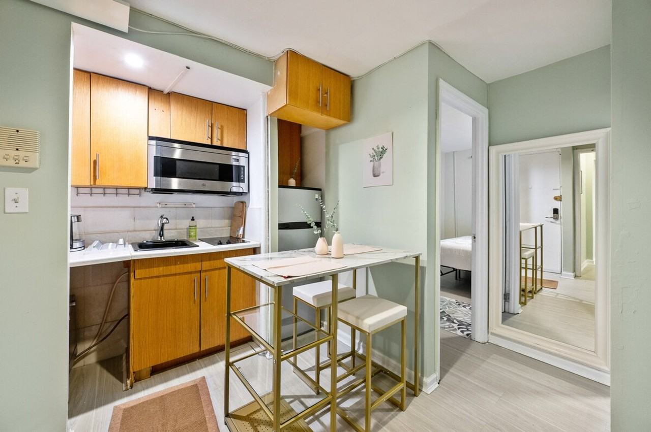 252 East 33rd Street - Photo 3 of 21