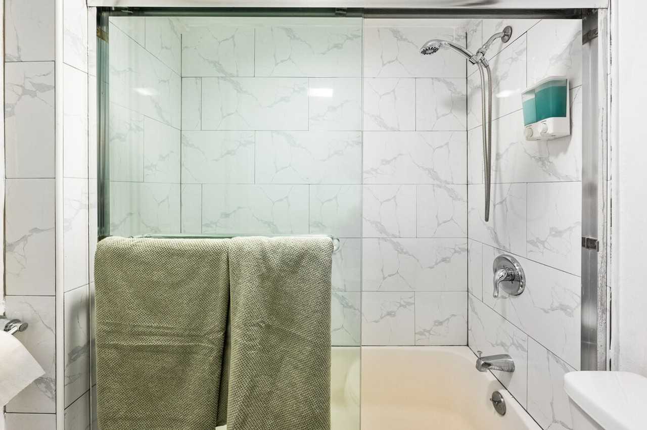 252 East 33rd Street - Photo 6 of 21