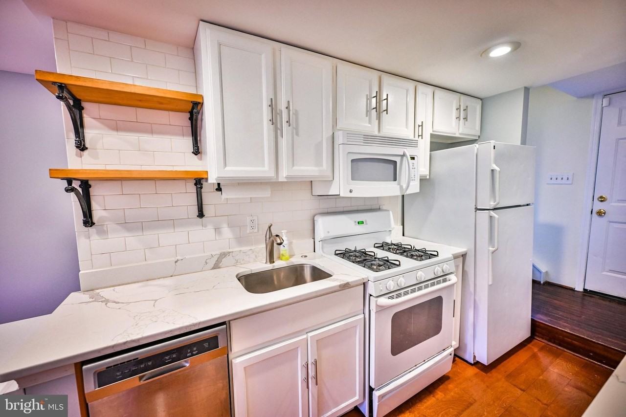 1601 Marshall St - Photo 3 of 32