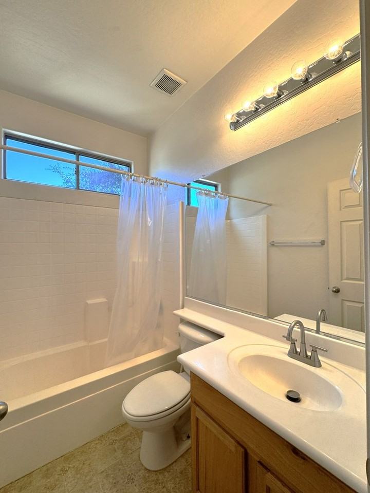 3060 S Southwind Dr - Photo 5 of 11