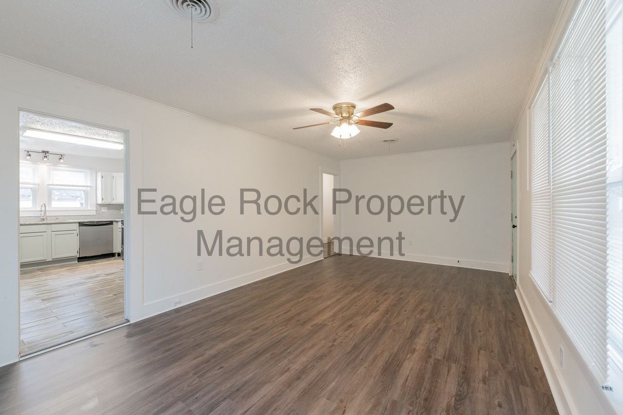 503 1st St - Photo 2 of 4