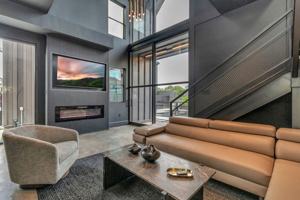 featured image of 2703 Blodgett St