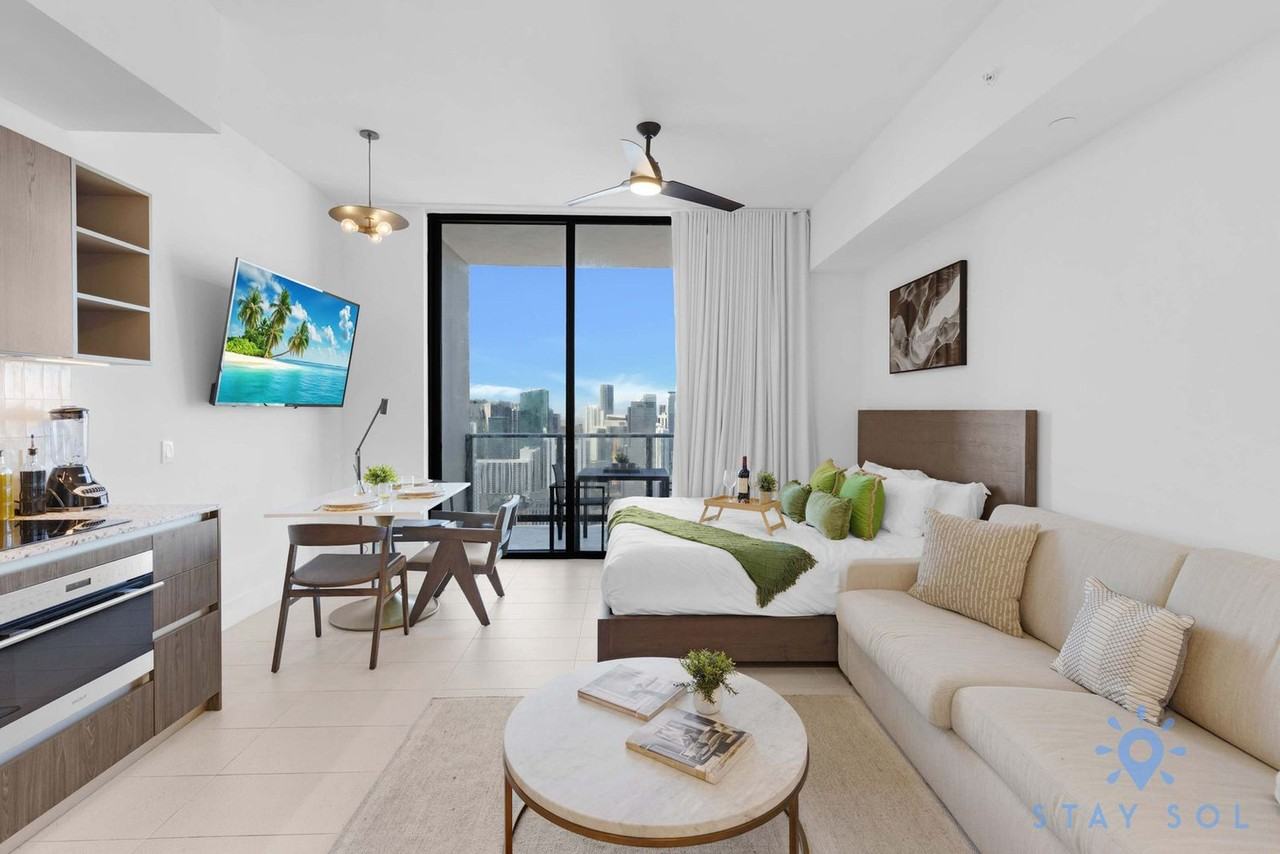 601 Northeast 1st Avenue - Photo 5 of 50