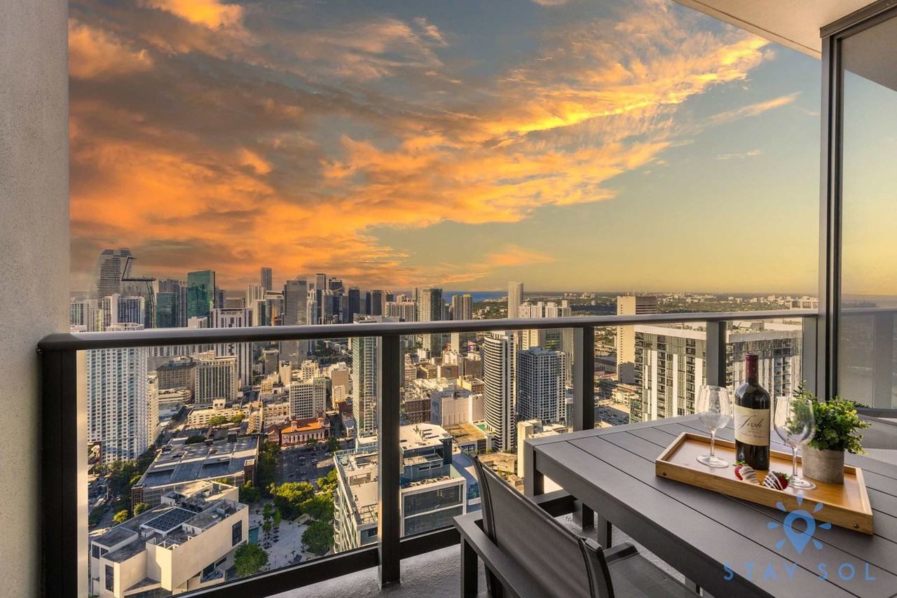 601 Northeast 1st Avenue - Photo 6 of 50