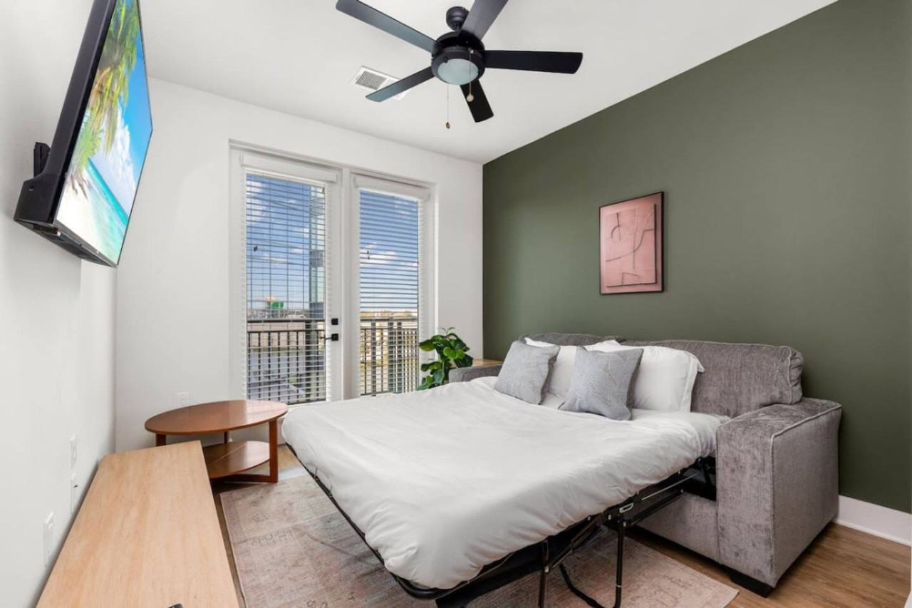 1116 Gramercy Ln #1312611P - Photo 5 of 19