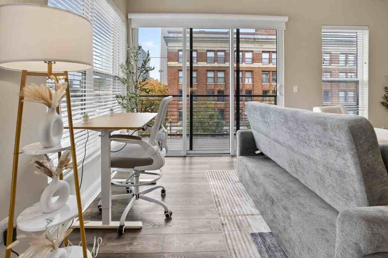 112 N Boston Ave #1317363P - Photo 2 of 28