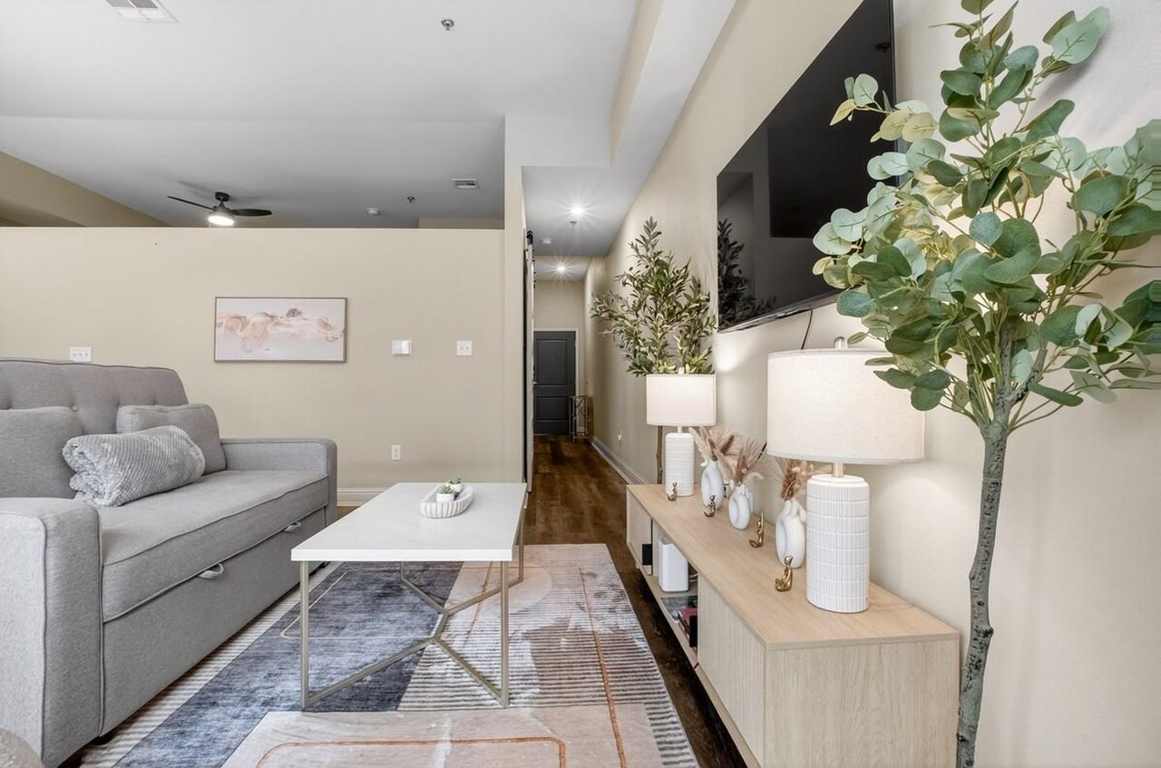 110 N Boston Ave #1317366P - Photo 3 of 33