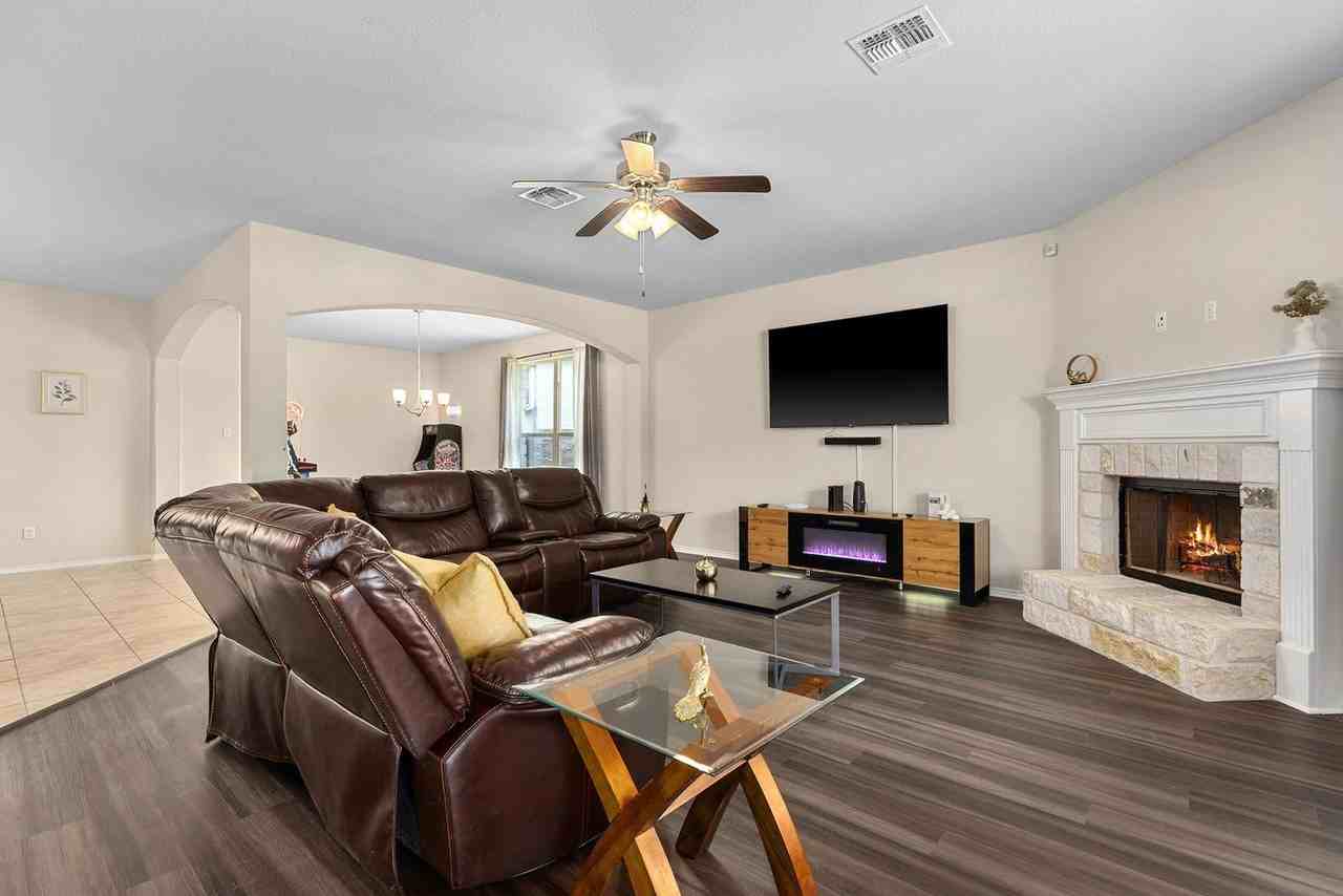 4905 Ledgestone Trl #1324869P - Photo 2 of 34