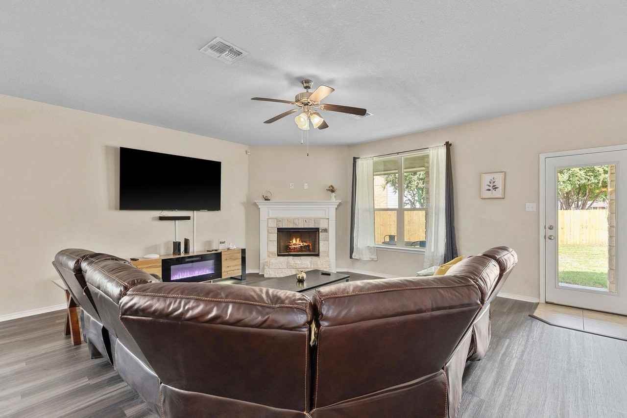 4905 Ledgestone Trl #1324869P - Photo 6 of 34