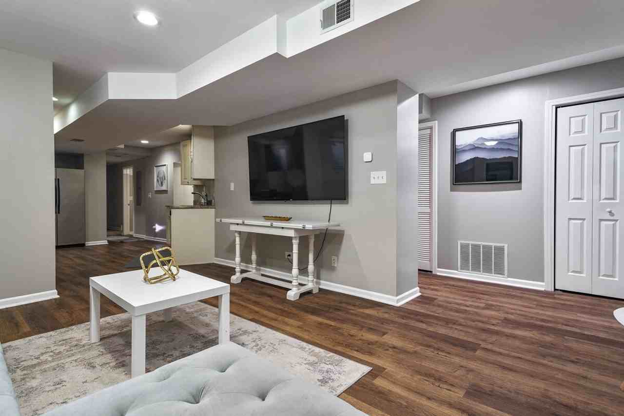 2219 N Bissell St #1359763P - Photo 3 of 17