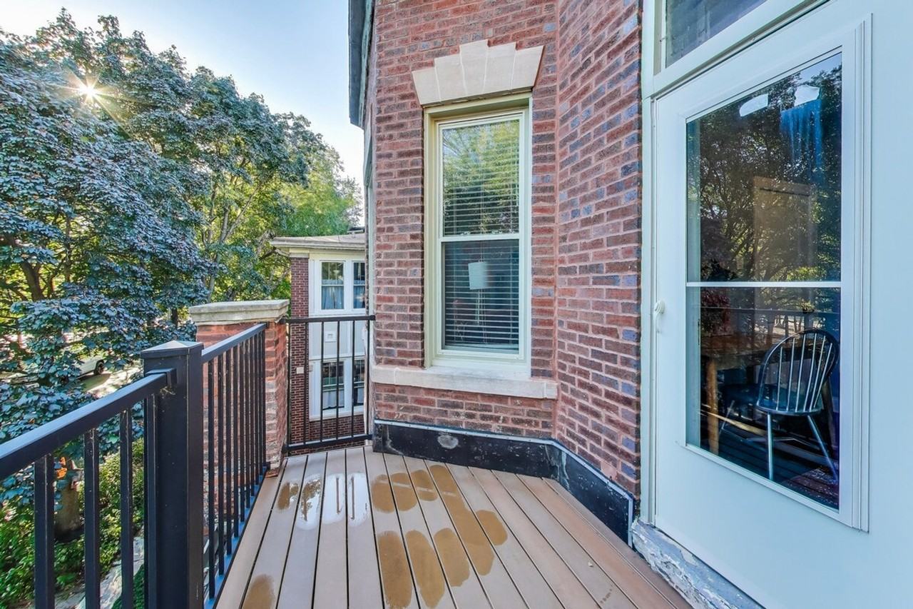 1506 West Thome Avenue - Photo 5 of 50