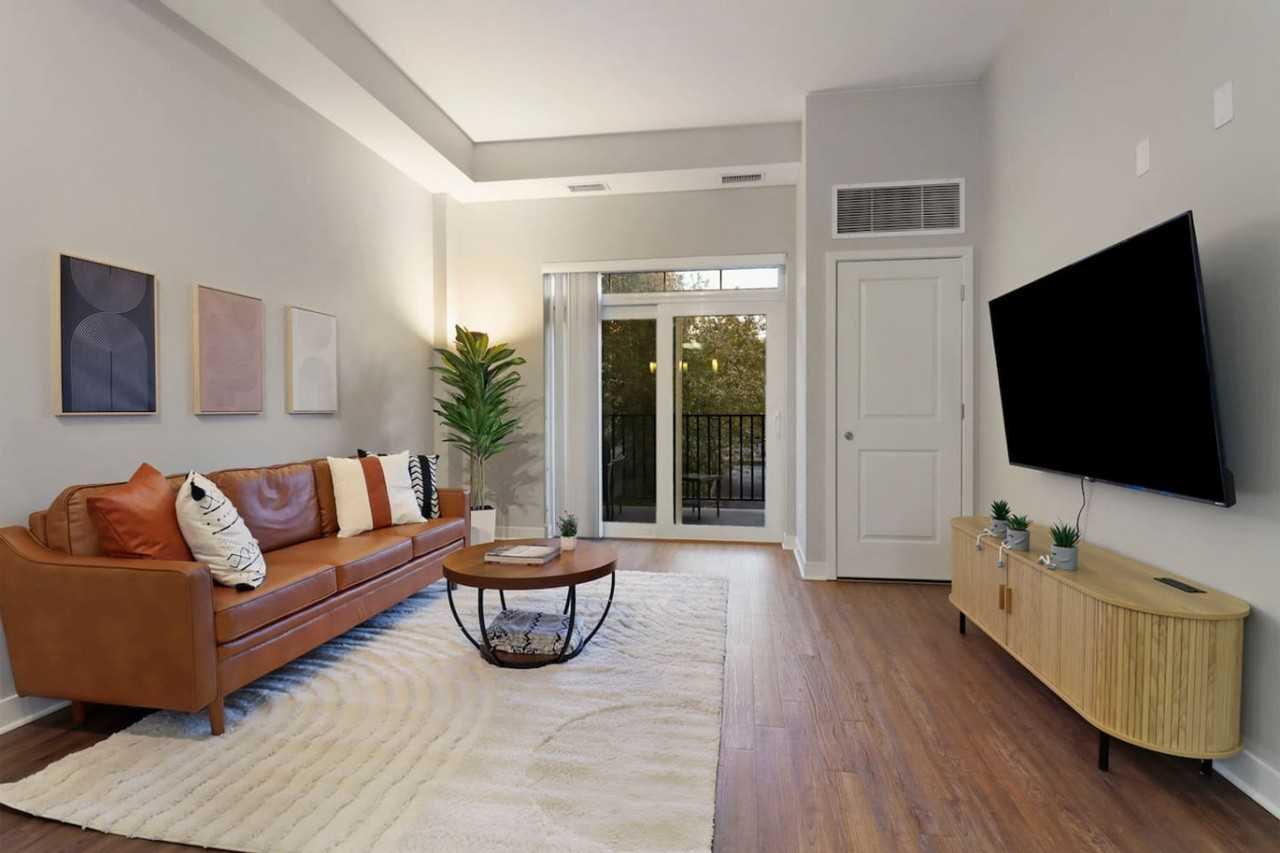 256 N Addison Ave #1366992P - Photo 4 of 43