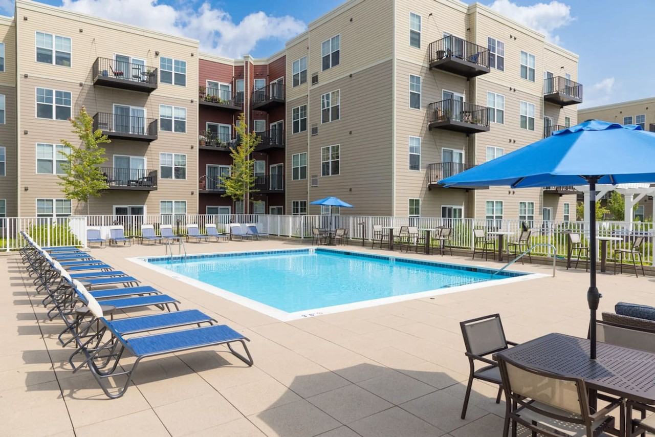 256 N Addison Ave #1366992P - Photo 7 of 43