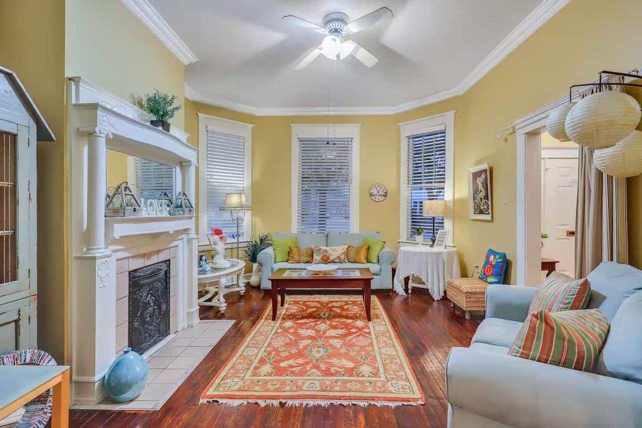 524 E Duffy St #1369217P - Photo 2 of 36