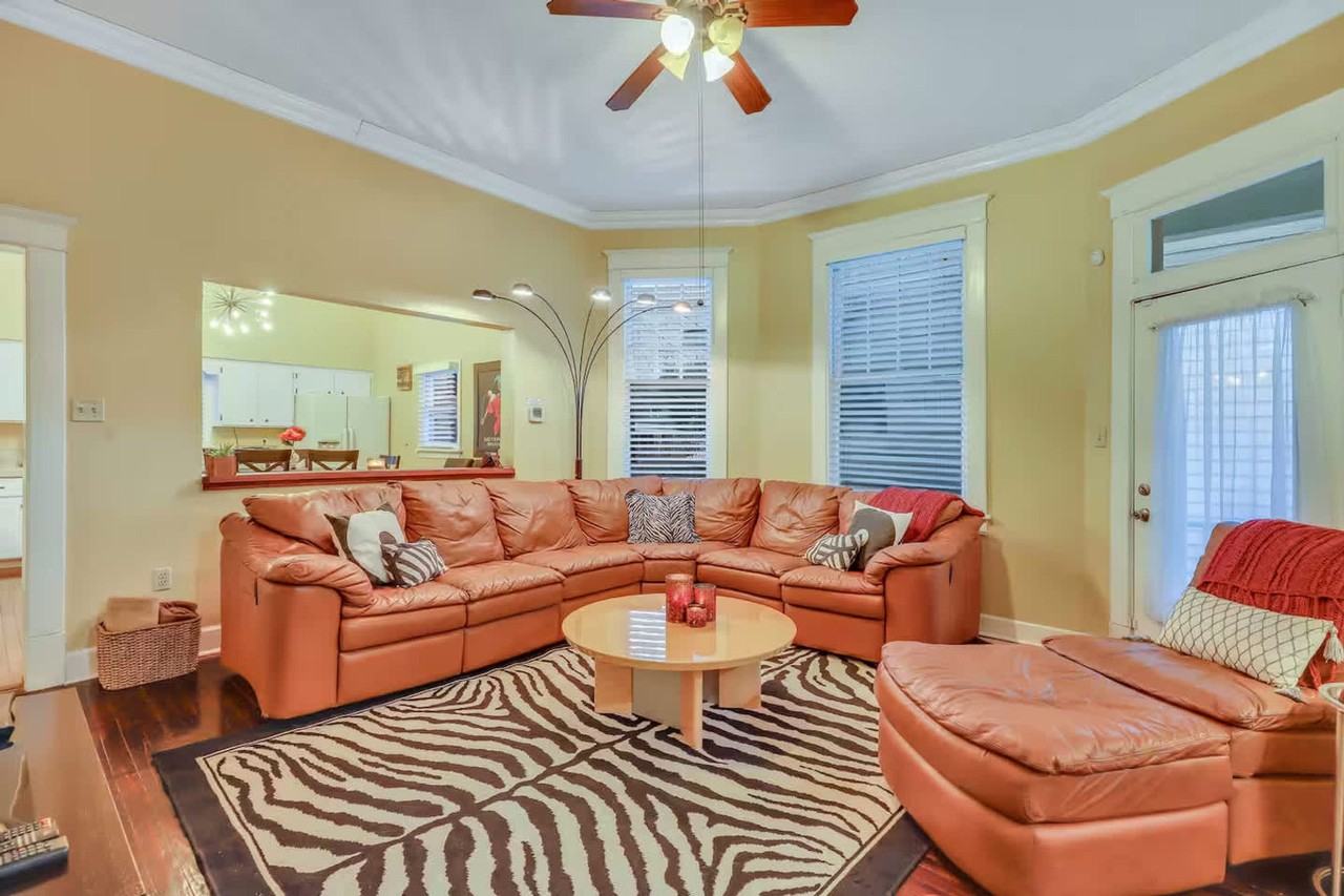 524 E Duffy St #1369217P - Photo 4 of 36