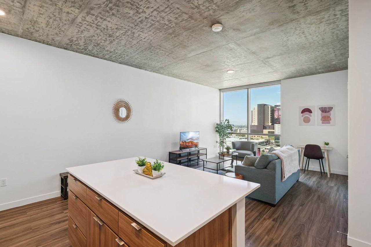 222 East Jefferson Street - Photo 6 of 50
