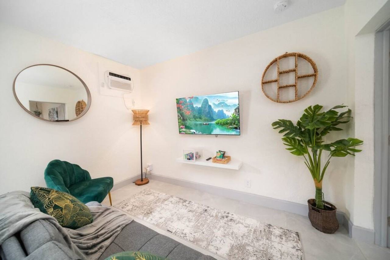 1702 Ne 9th St #1369639P - Photo 3 of 12