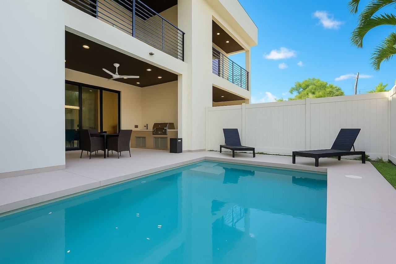 1812 Miami Rd #1369667P - Photo 2 of 20