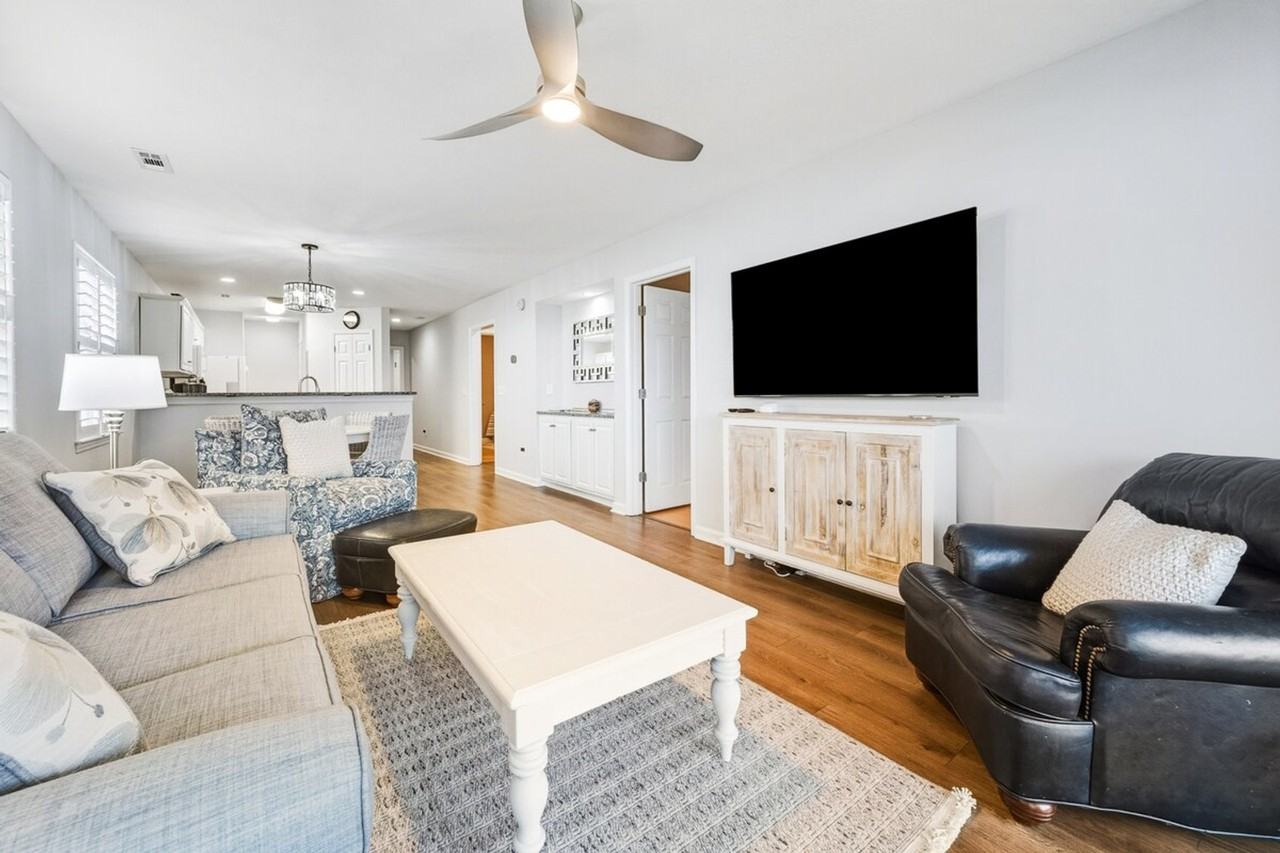 568 Pinehurst Ln #1370709P - Photo 2 of 22