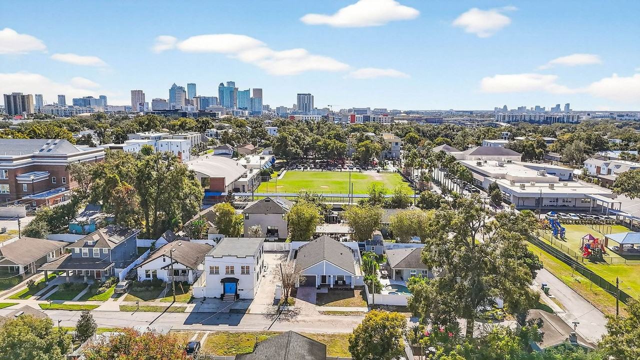 310 W Warren Ave #1372309P - Photo 7 of 29