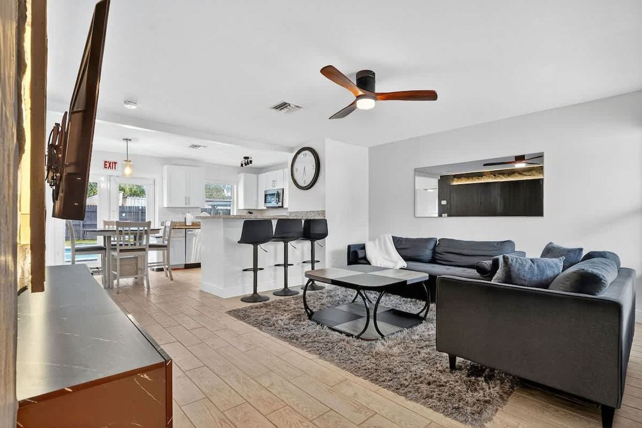 6660 Custer St #1372318P - Photo 2 of 50