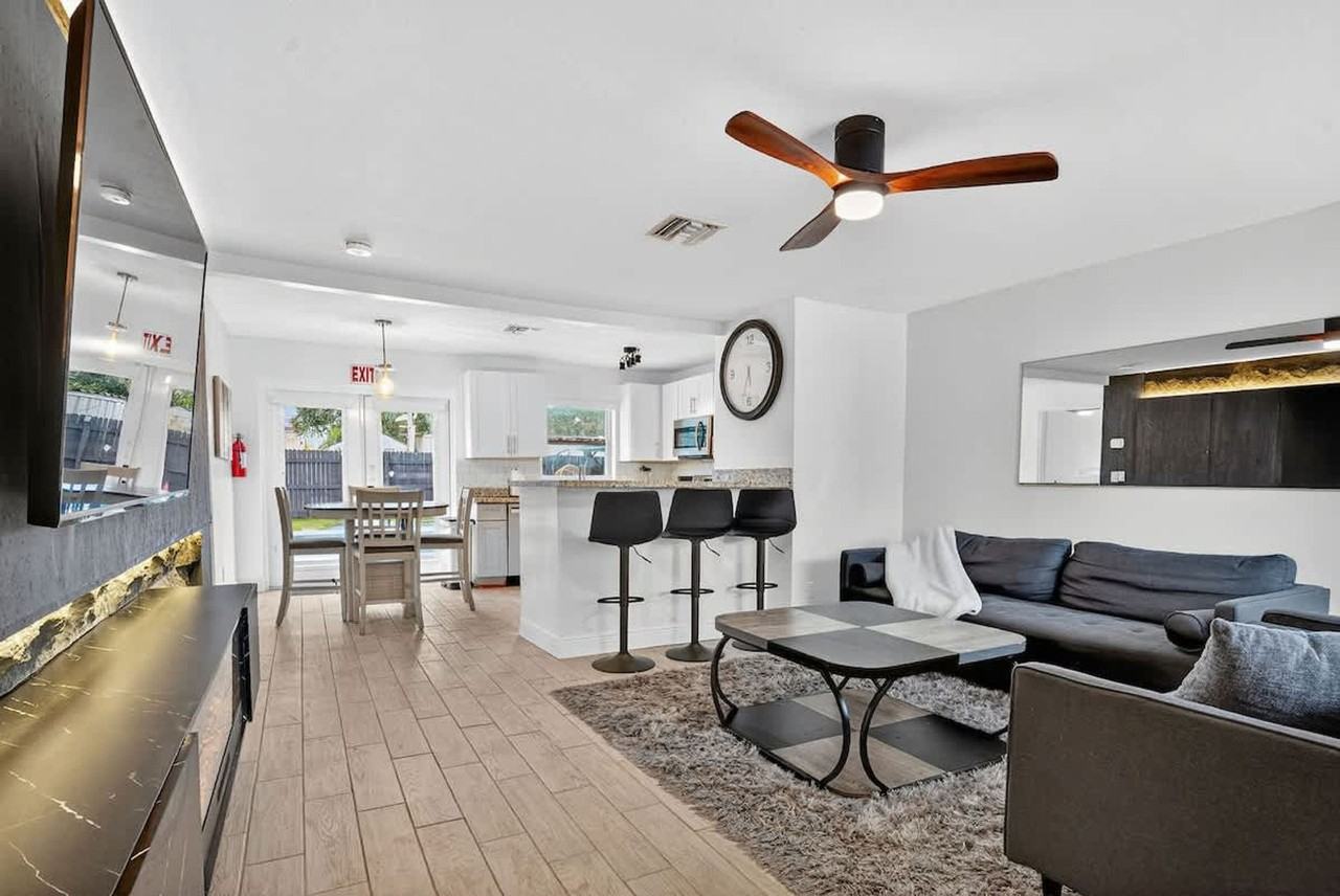 6660 Custer St #1372318P - Photo 3 of 50