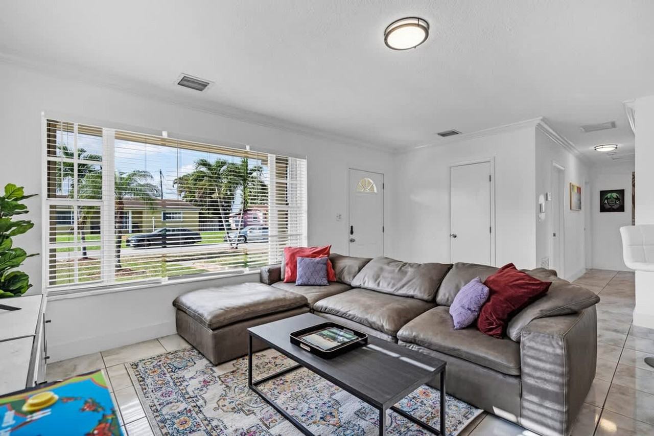 18715 Nw 10th Ct #1372346P - Photo 4 of 50