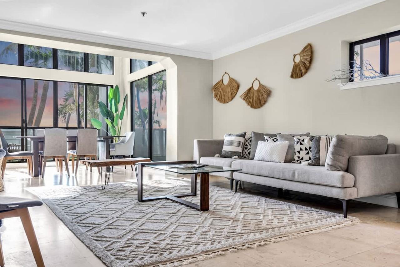 6345 Collins Ave #1372335P - Photo 3 of 50