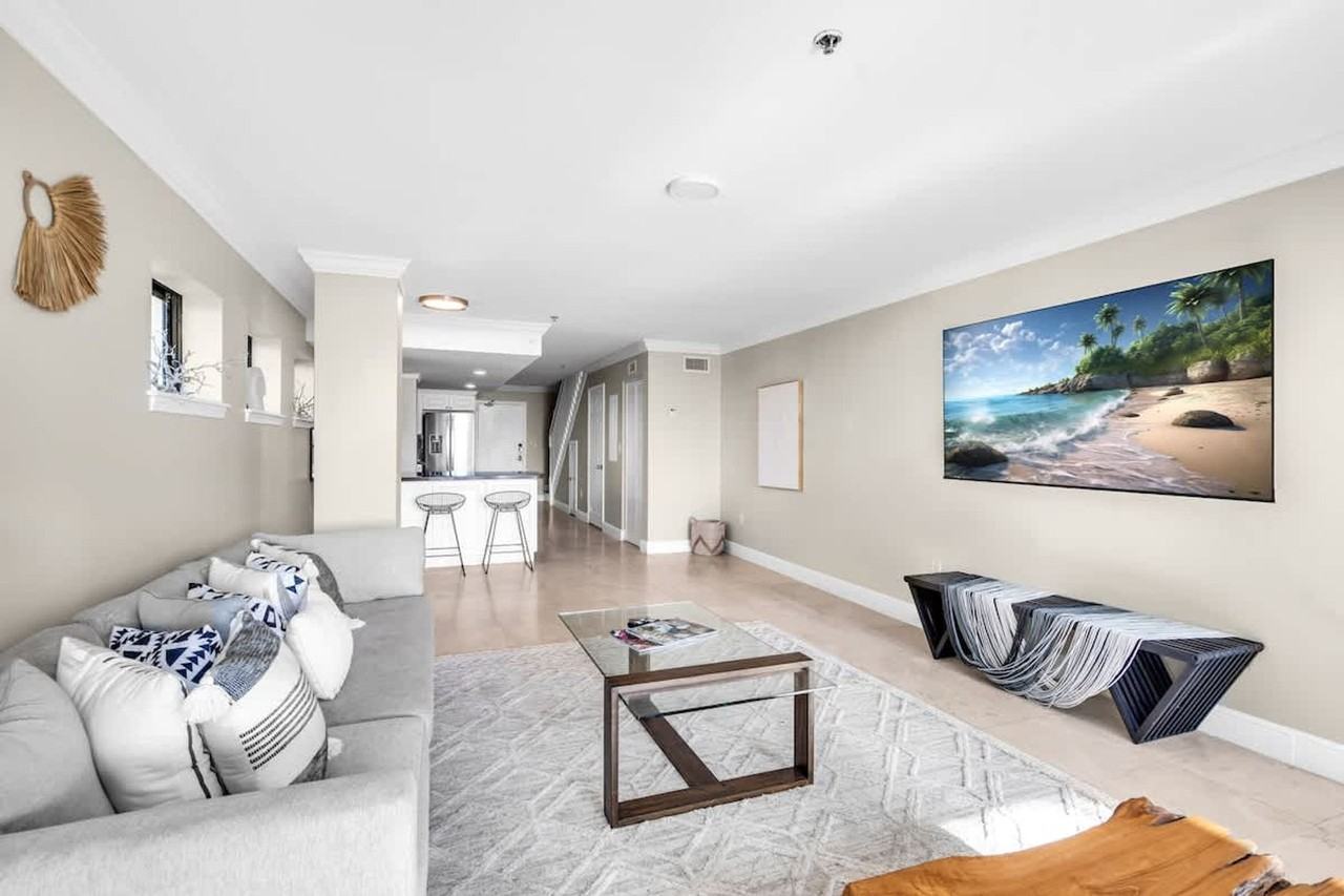 6345 Collins Ave #1372335P - Photo 4 of 50