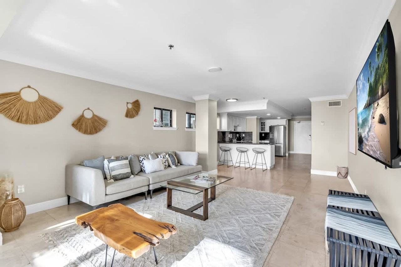 6345 Collins Ave #1372335P - Photo 5 of 50