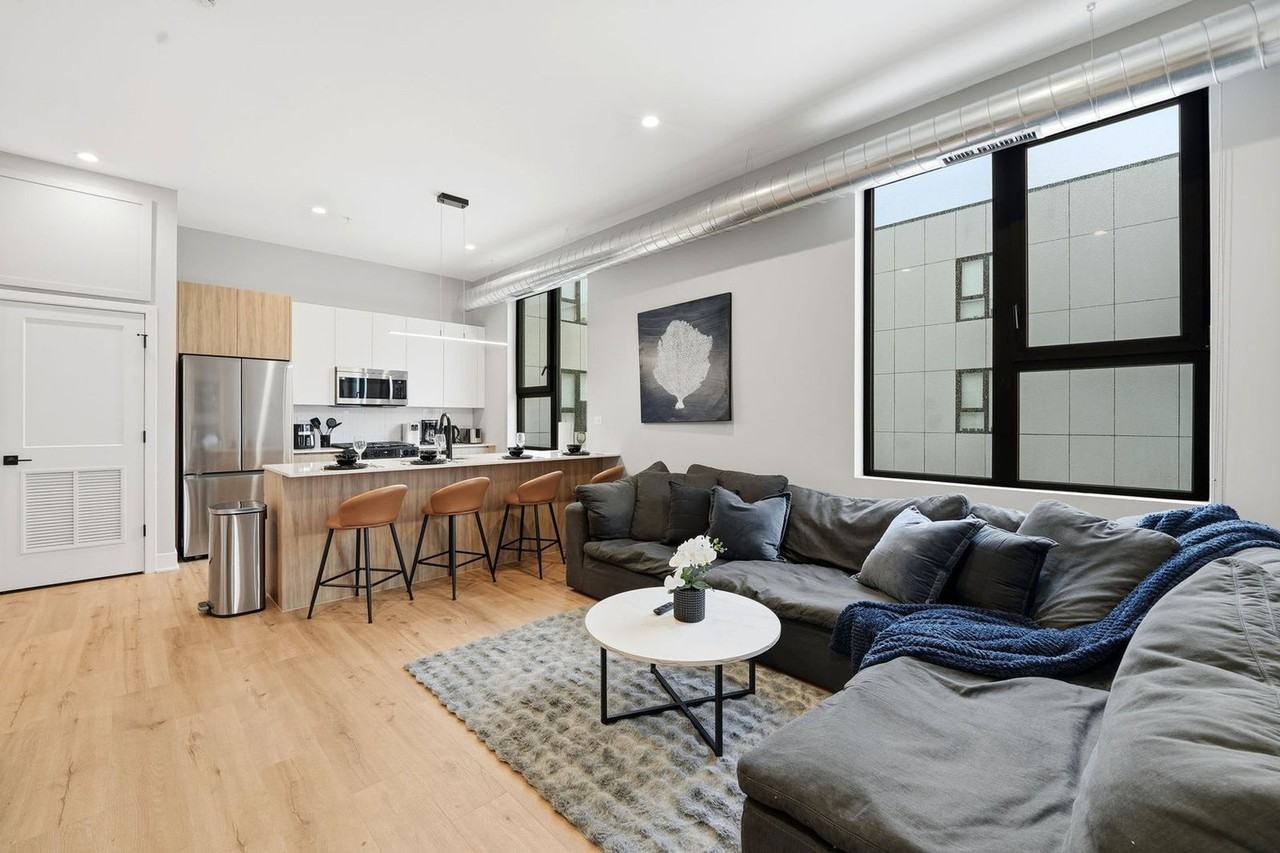 6044 N Winthrop Ave #1372957P - Photo 6 of 37