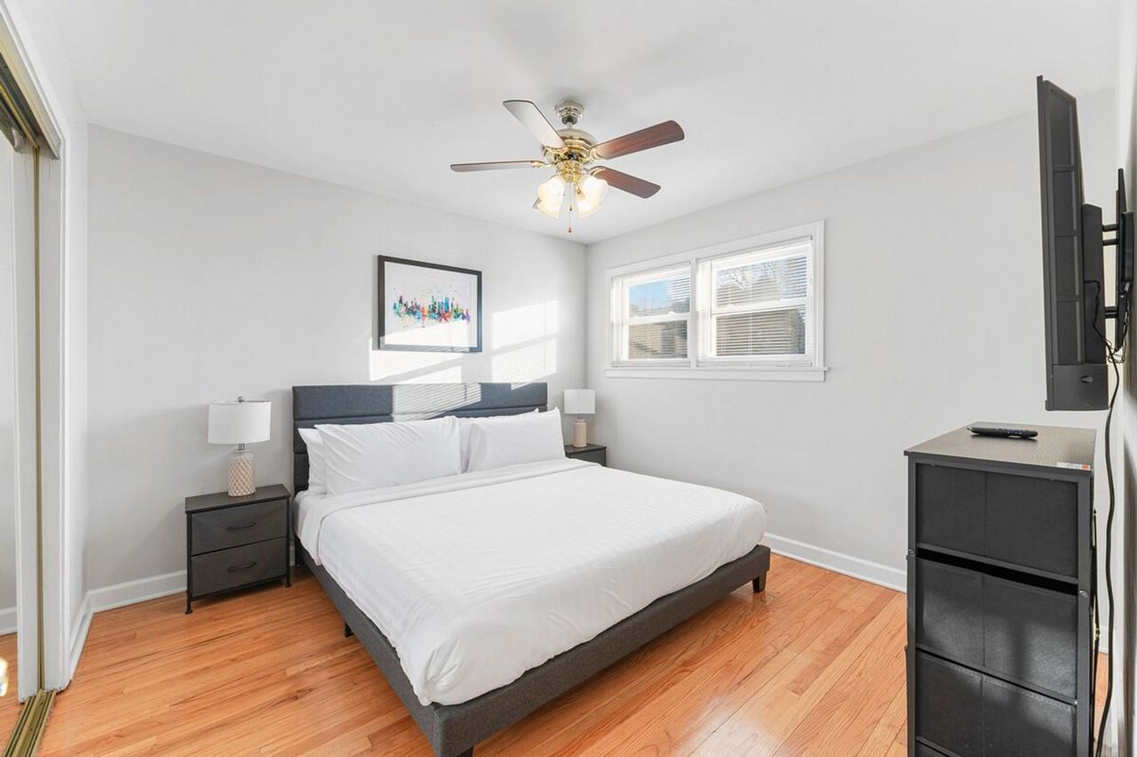 3457 Main St #1372971P - Photo 5 of 31