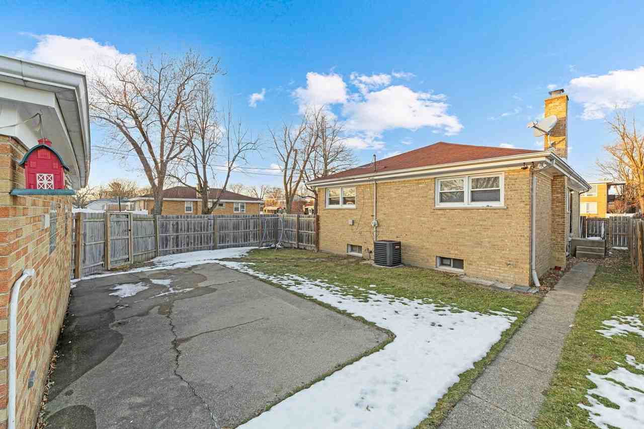 3457 Main St #1372971P - Photo 6 of 31