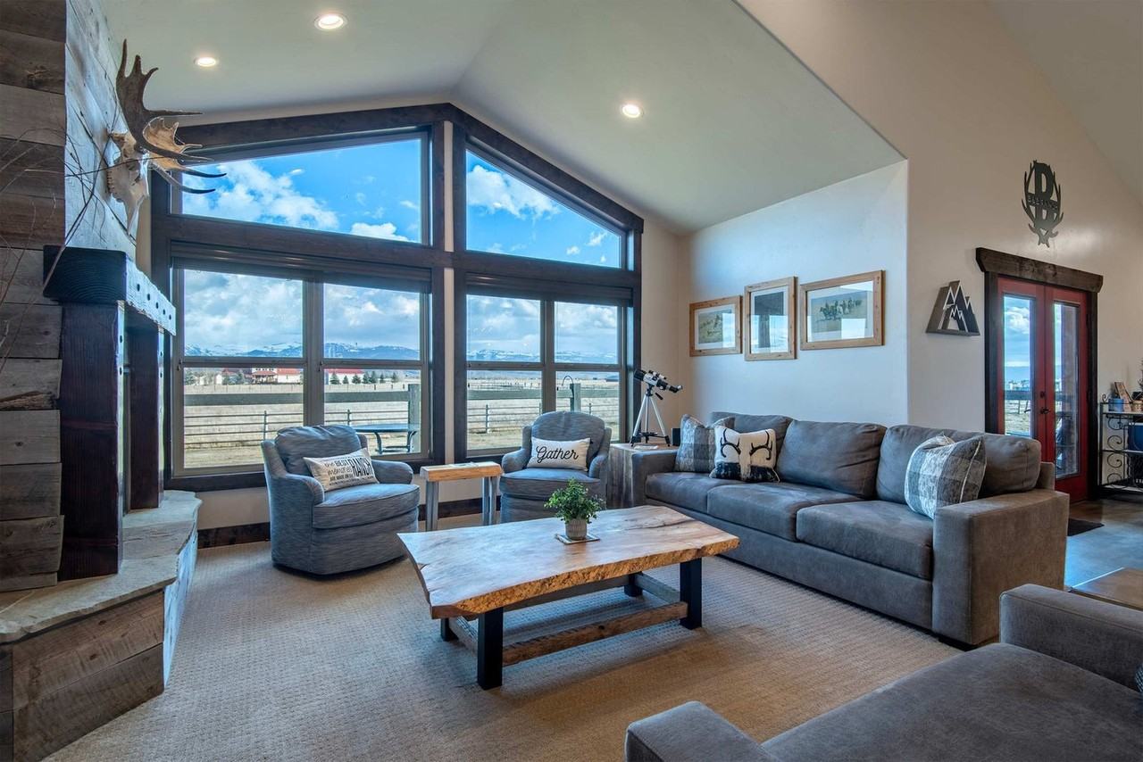 1591 Fischer Ln #1373702P - Photo 5 of 50