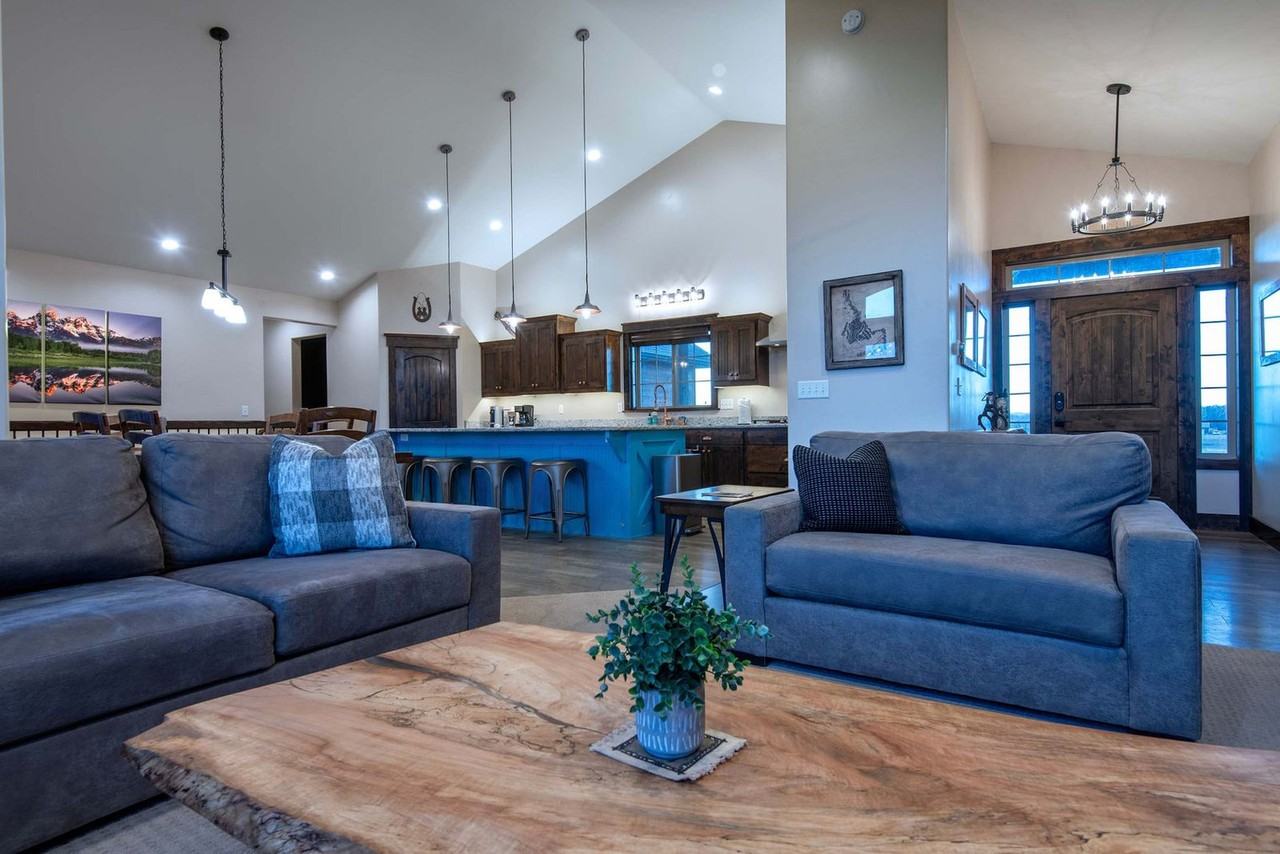 1591 Fischer Ln #1373702P - Photo 6 of 50