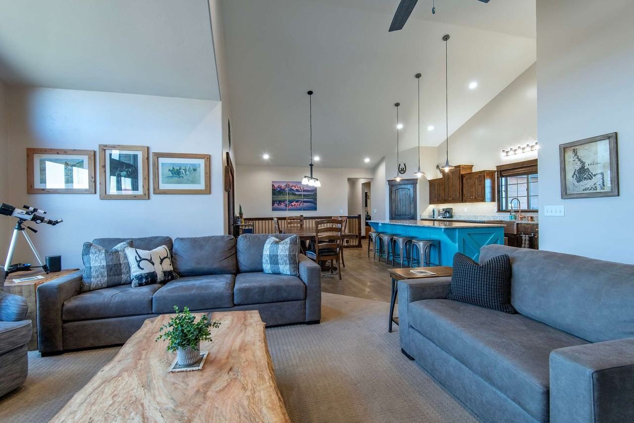 1591 Fischer Ln #1373702P - Photo 7 of 50