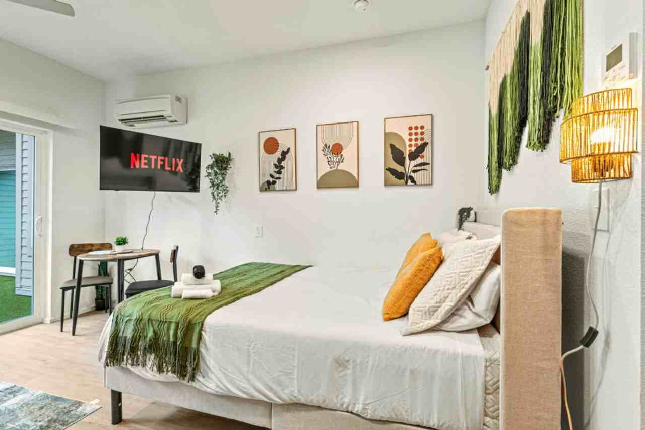 596 W 9th St #1373718P - Photo 3 of 50