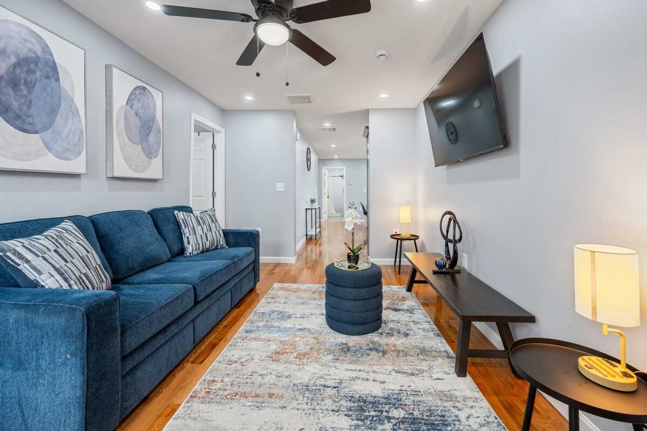 109 Flora St #1373658P - Photo 2 of 20