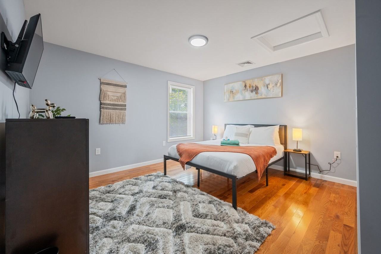 109 Flora St #1373658P - Photo 5 of 20