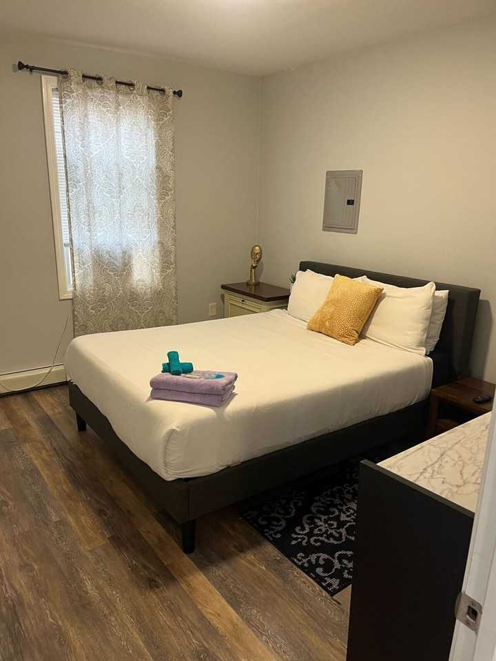 378 Admiral St #1373633P - Photo 2 of 6