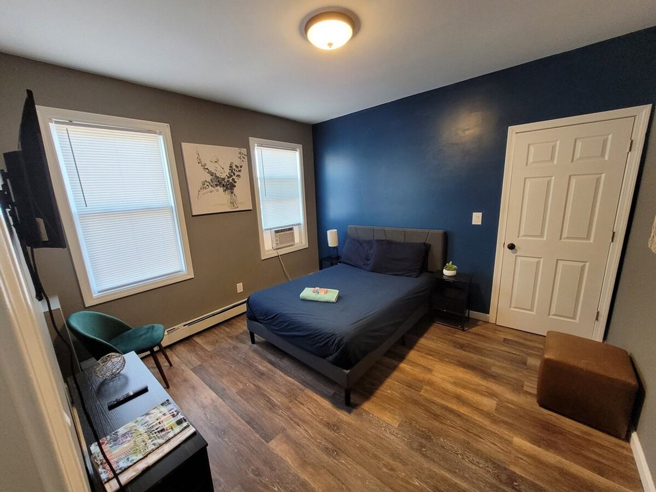 487 Manton Ave #1373655P - Photo 2 of 4