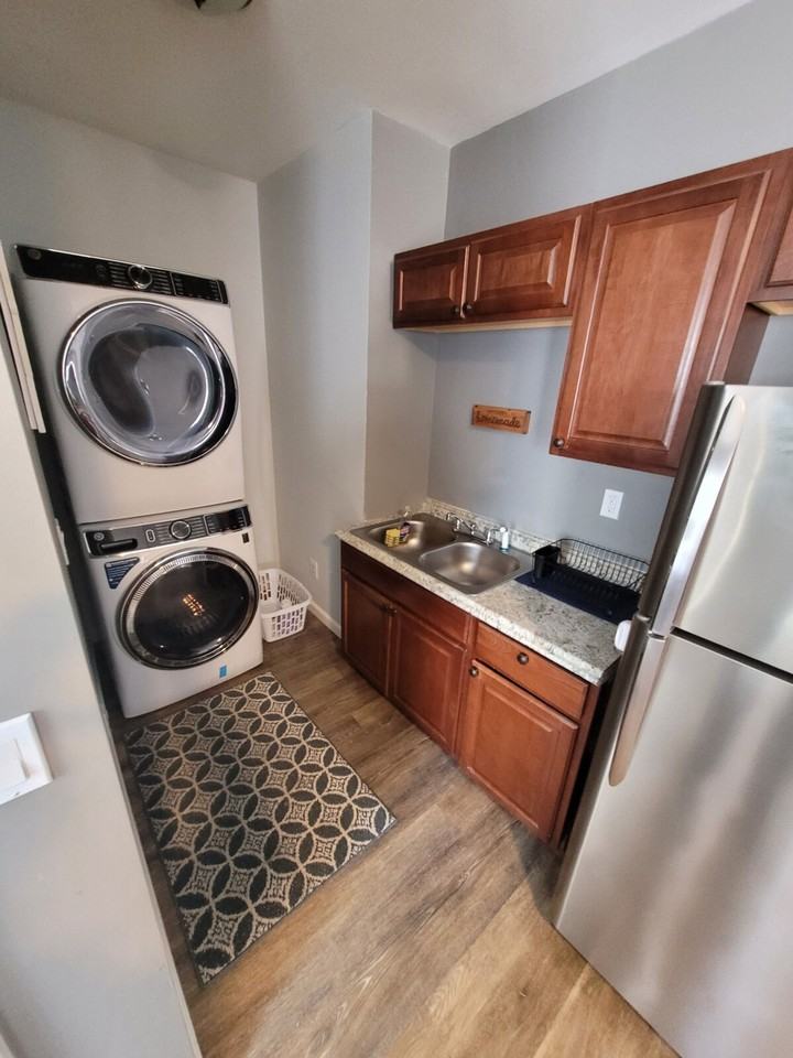 487 Manton Ave #1373655P - Photo 3 of 4