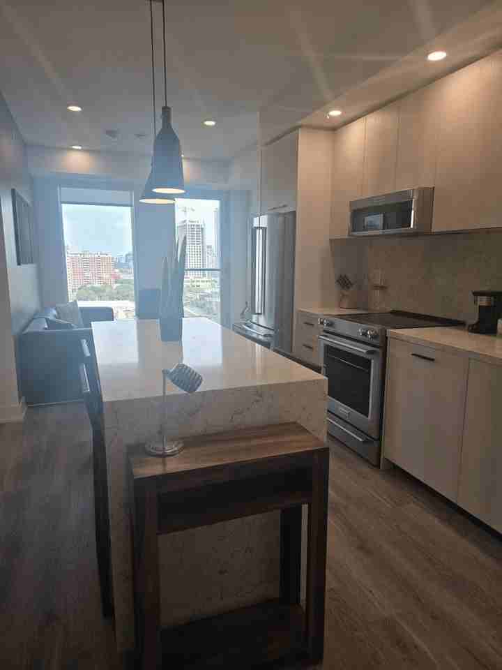 160 Mutual St #1375290P - Photo 7 of 12