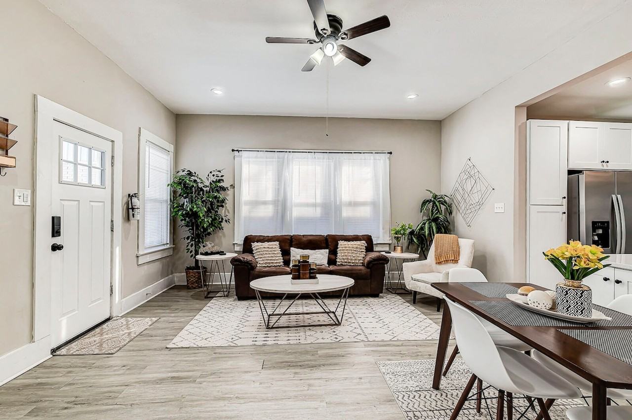 611 Lincoln St #1376619P - Photo 3 of 23